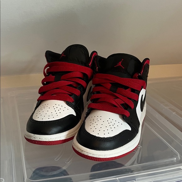 Nike Air Jordan Mid-Top Sneakers - Picture 3 of 6